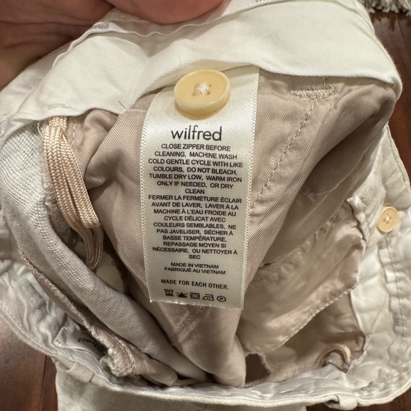 Aritzia Wilfred The Limitless Short Mid-Thigh - Cruise Linen - Picture 11 of 12